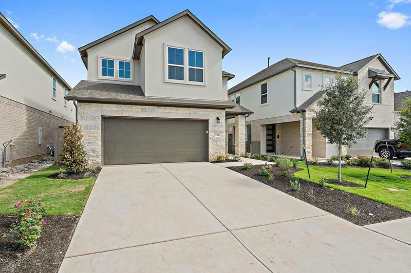 220 Bloomington Loop — exterior