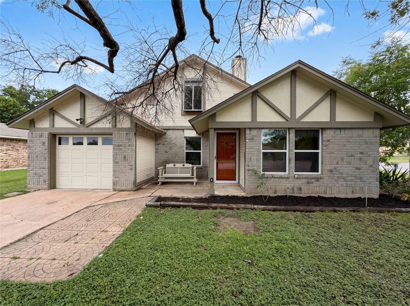 1301 Pitcairn Dr — exterior