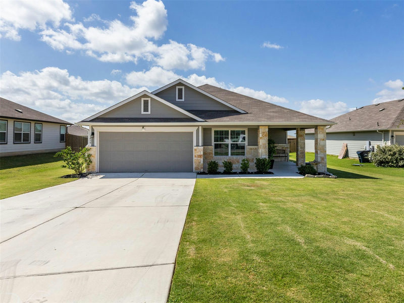 439 Hunter Loop Loop — exterior