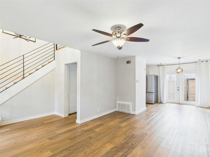 6211 Manor Rd #107 — exterior