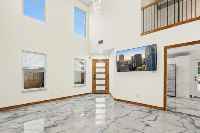 2133 Redwing Way — exterior