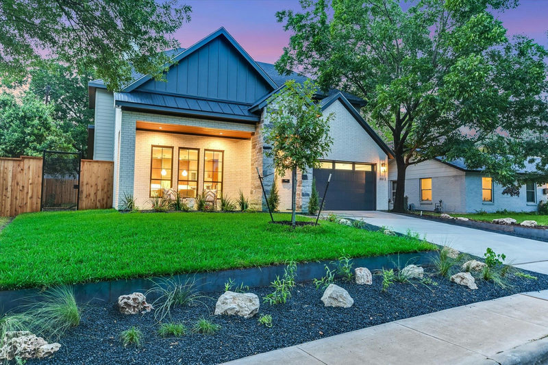 8512 Rockwood Ln — exterior