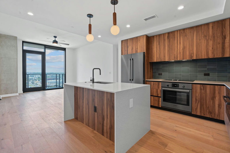 84 East Ave #2103 — exterior