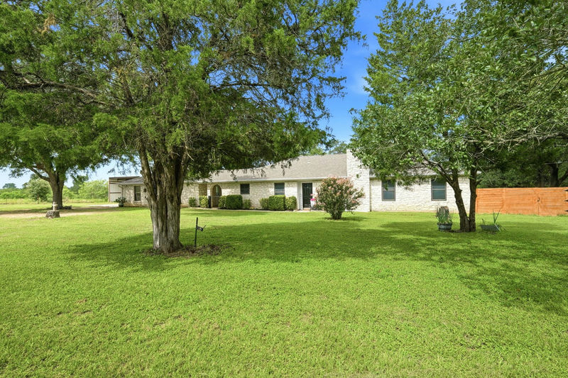 900 County Road 474 — exterior