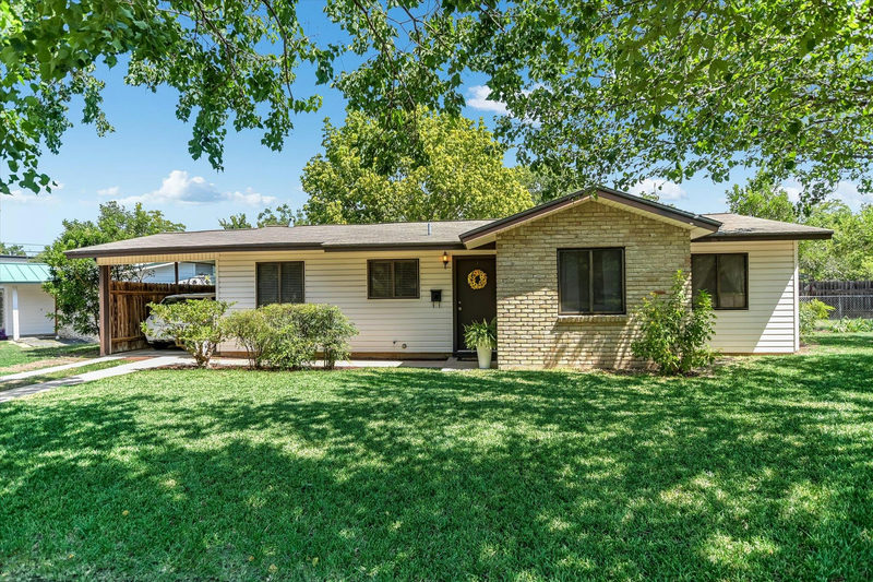 3000 Firwood Dr — exterior