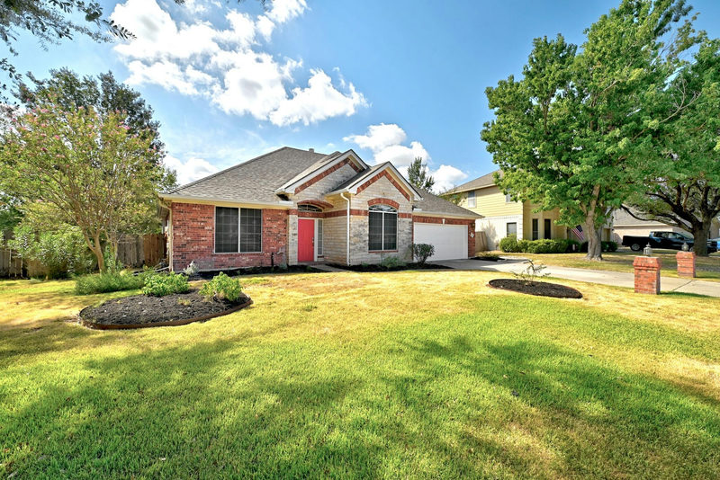 124 Stonehedge Blvd — exterior