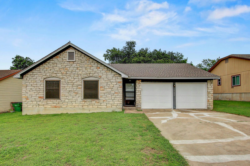 2203 Frontier Trl — exterior