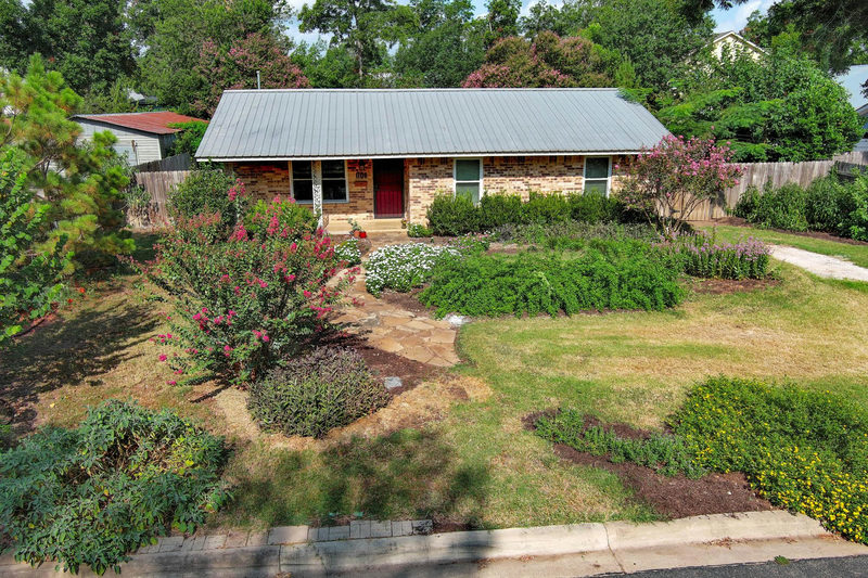 1108 Haysel St — exterior