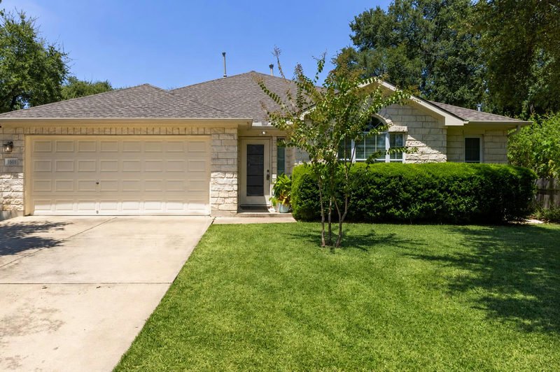 1921 Rutherford Dr — exterior