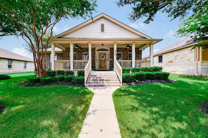 808 Walnut Canyon Blvd — exterior