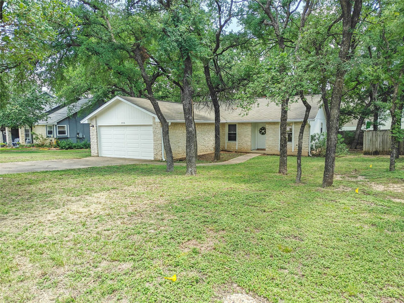 306 Lakeway Dr — exterior