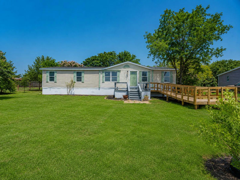171 Railyard Drive — exterior