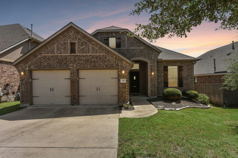 640 Loma Cedro Bnd — exterior