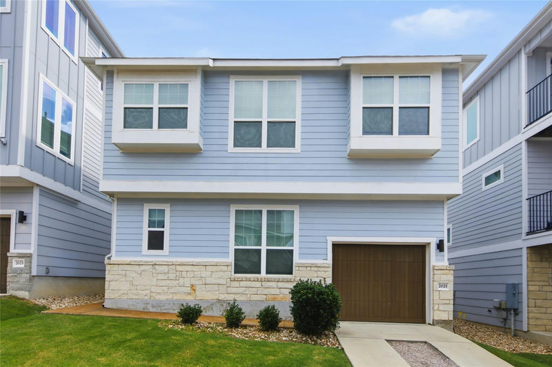 2021 Sharper Mews Ln — exterior
