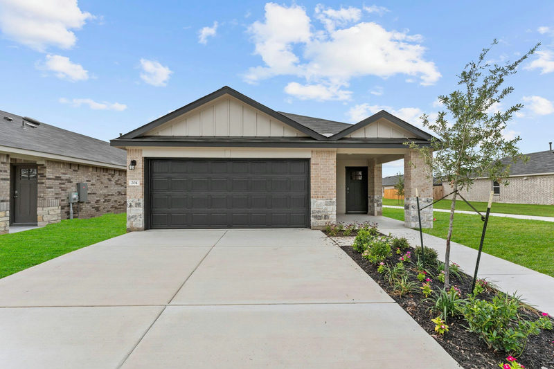 204 RAYMONDVILLE Path — exterior