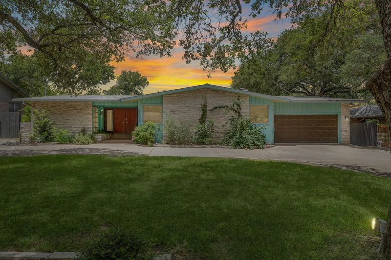 706 Barton Blvd — exterior