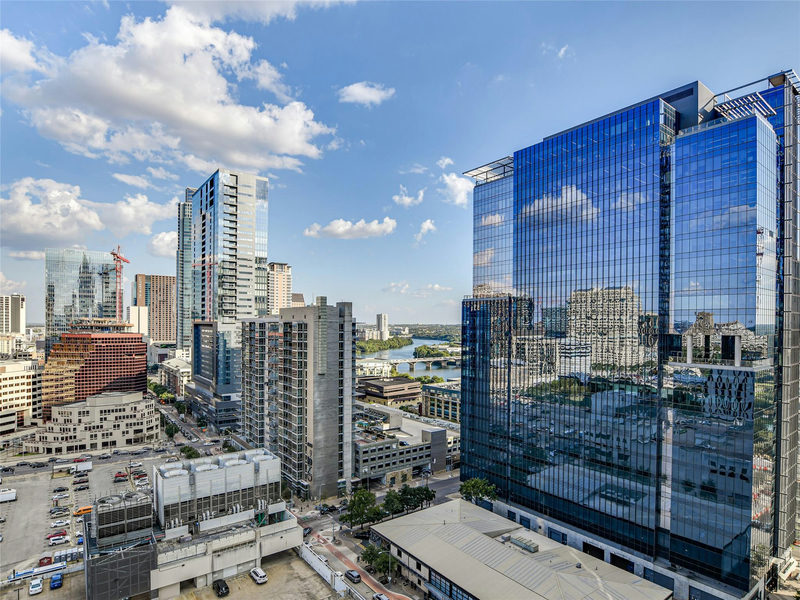 360 Nueces St #1301 — exterior