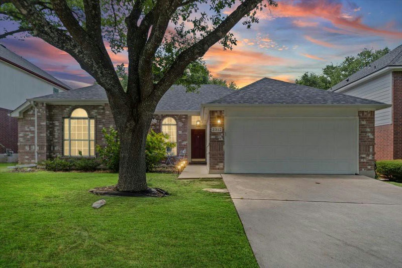 2312 Mockingbird Dr — exterior
