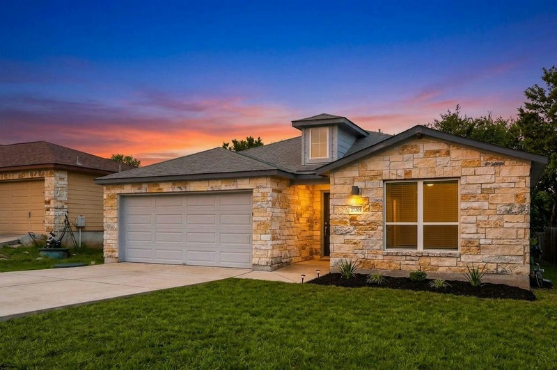 21709 Crystal Way — exterior