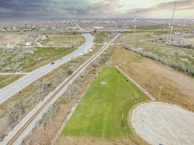 1801 Industrial Dr — exterior