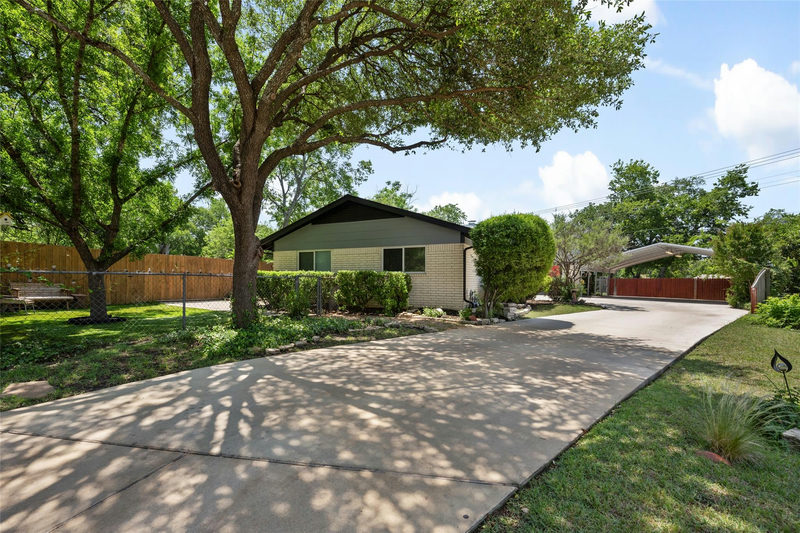 8500 Woodstone Dr — exterior
