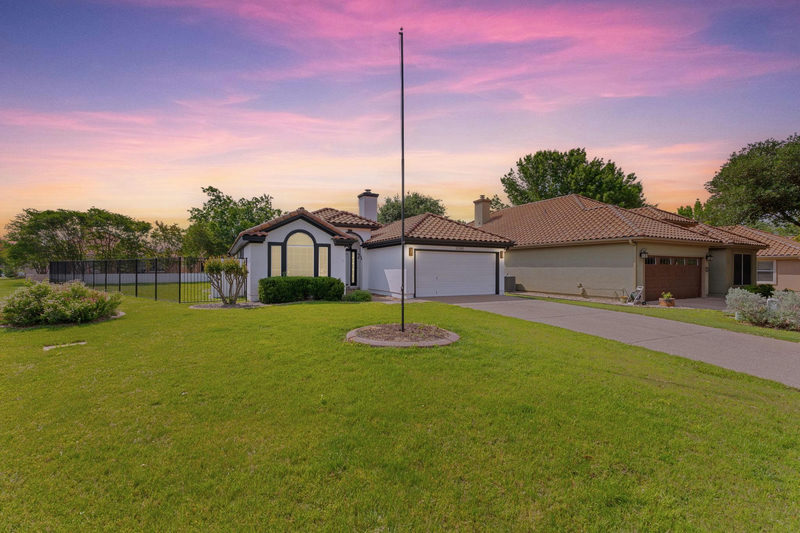 30388 Ledgemont Ln — exterior