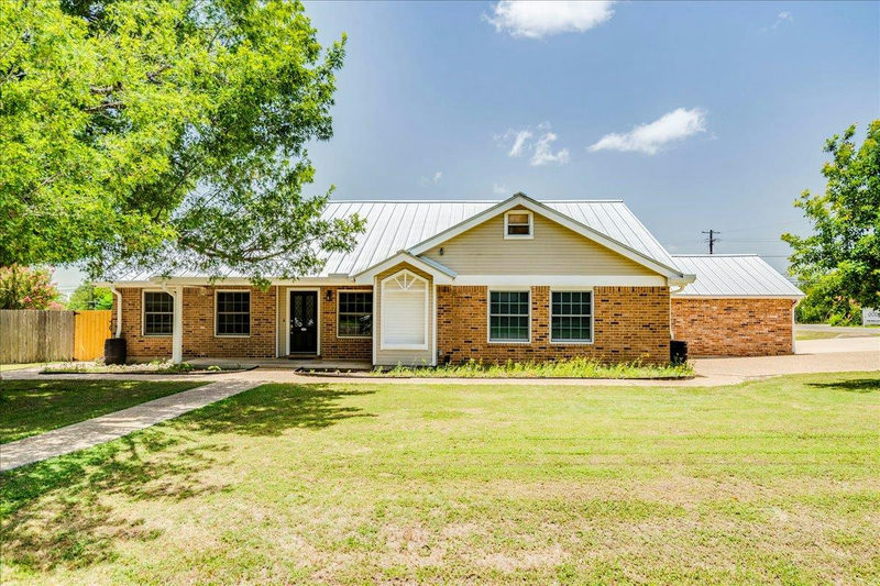 301 Verbena Dr — exterior