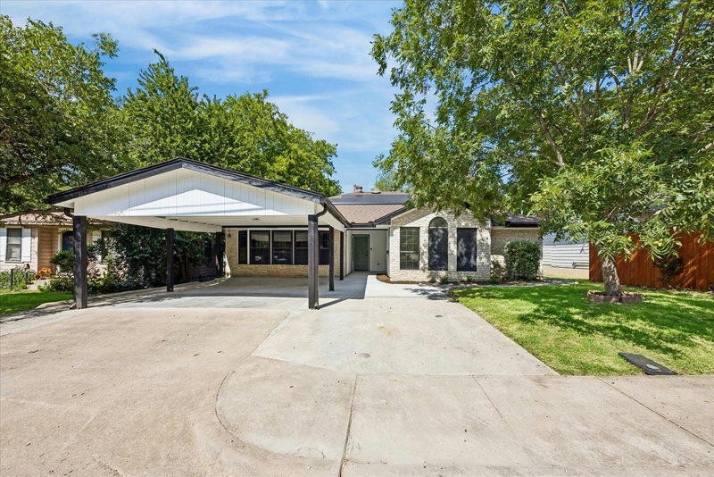 1706 Davis St — exterior