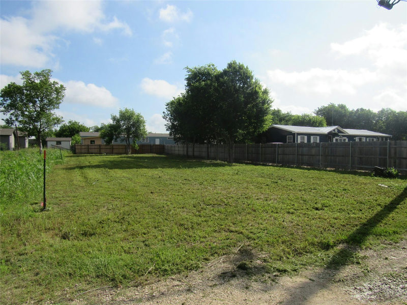 500 Arnold Dr — exterior