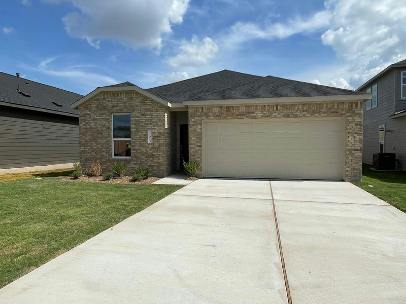 393 Sormonne Loop — exterior