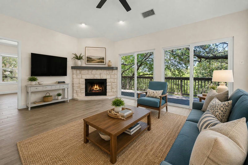 415 Hazeltine Dr — exterior
