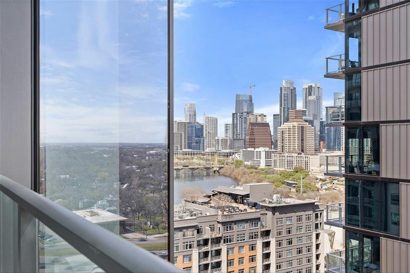 44 East Ave #1706 — exterior