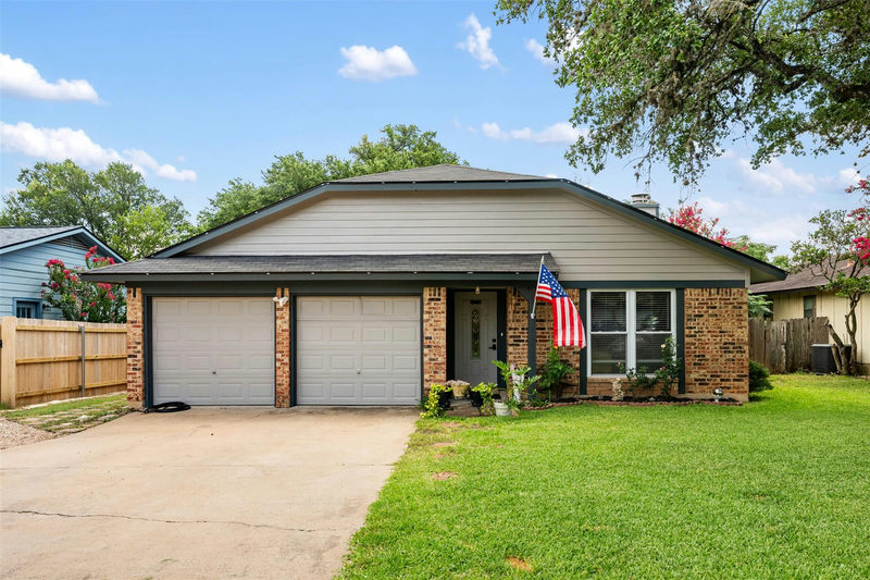 7805 Wakefield Dr — exterior