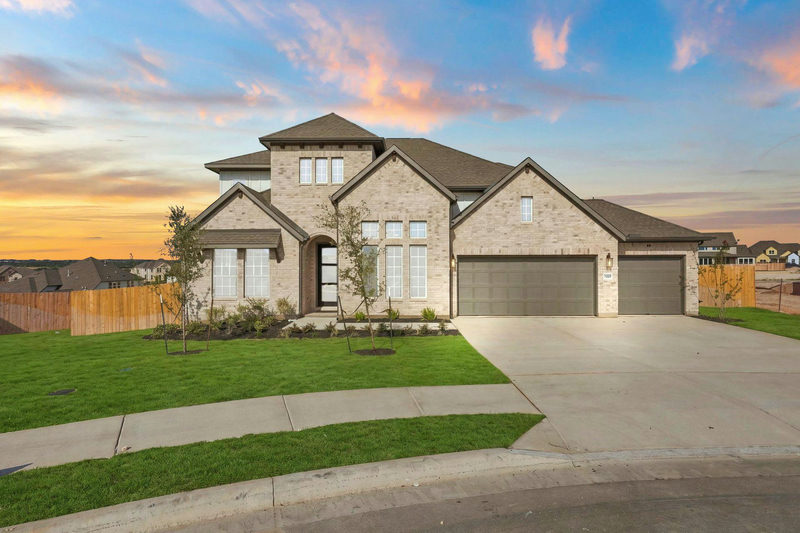 100 Uphill Dr — exterior