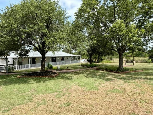 7306 Fm 971 — exterior