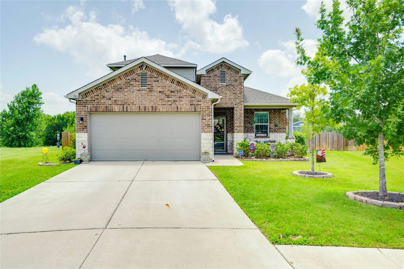 713 Bluffview Dr — exterior
