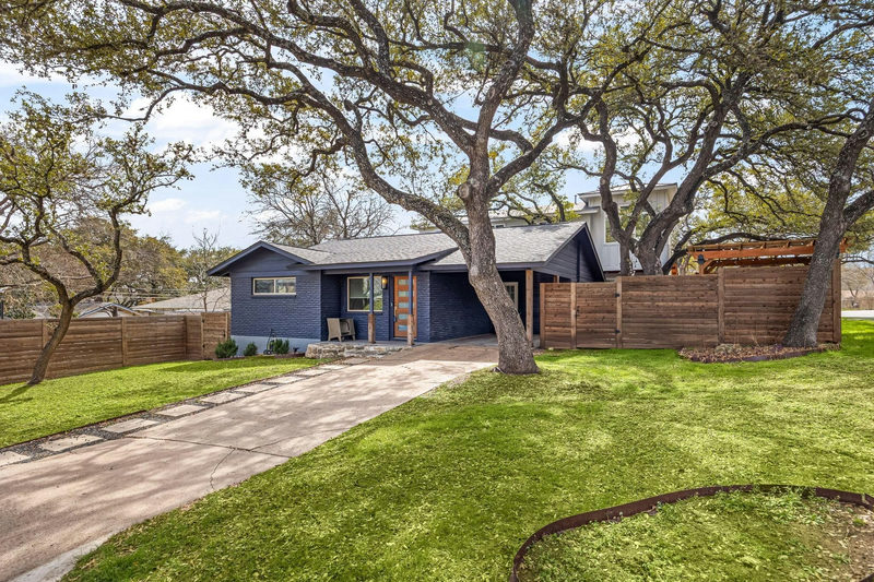 3015 Burning Oak Dr #2 — exterior