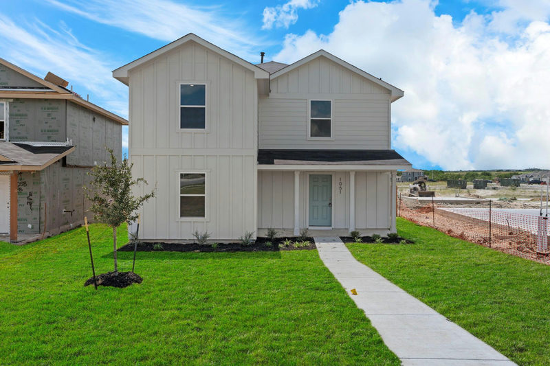 1061 Phantom Hill Blvd — exterior