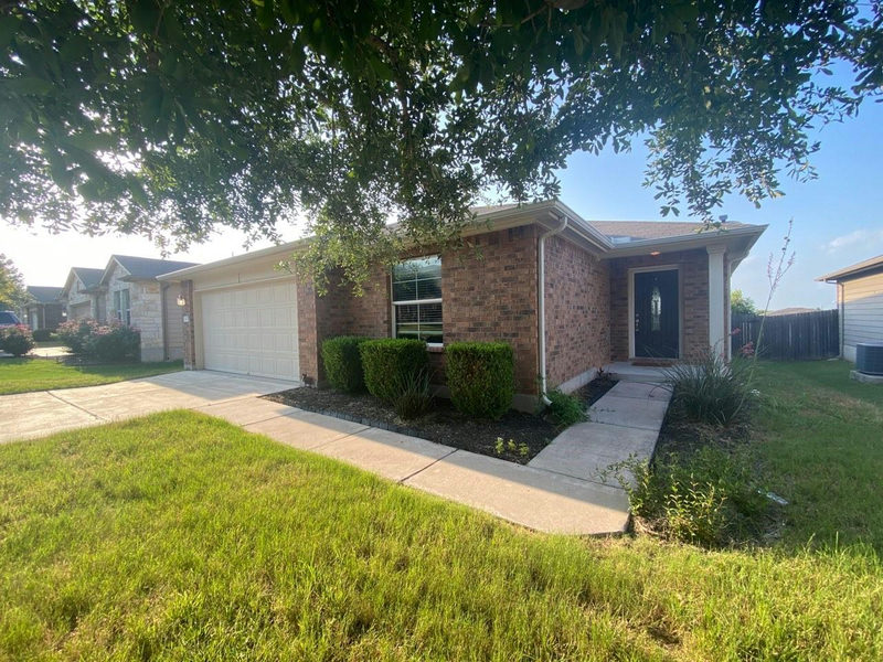 107 Lavaca Loop — exterior
