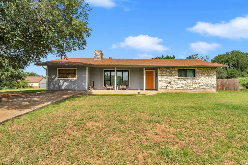 2208 Belaire Dr — exterior