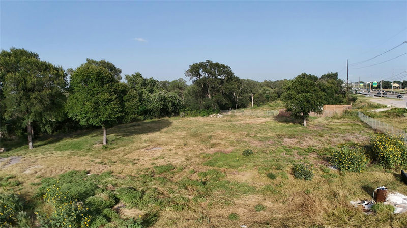 1505 Bastrop Hwy — exterior