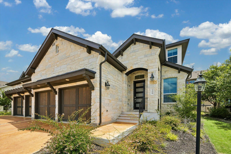 109 Beneteau Dr — exterior