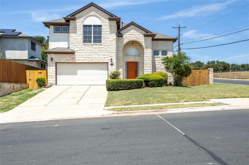 6914 Thorncliffe Dr — exterior