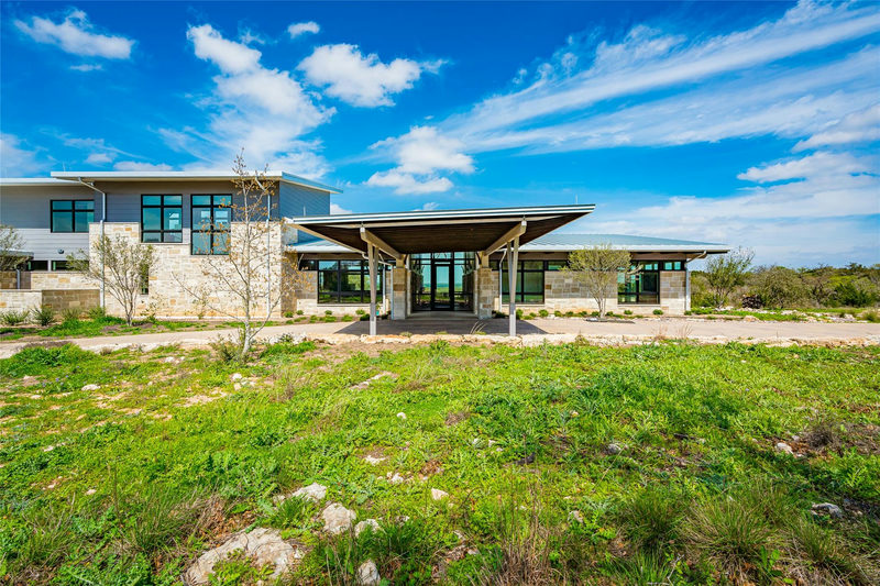 2660 Elder Hill Rd — exterior