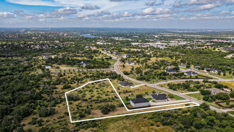 2229 Park View Dr — exterior