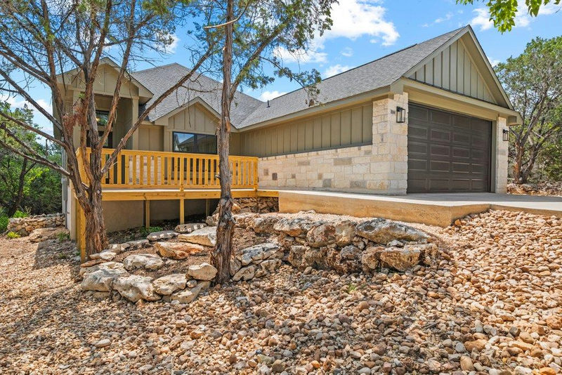 98 Whispering Valley Dr — exterior