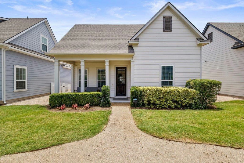 1174 Grant Wood Ave — exterior