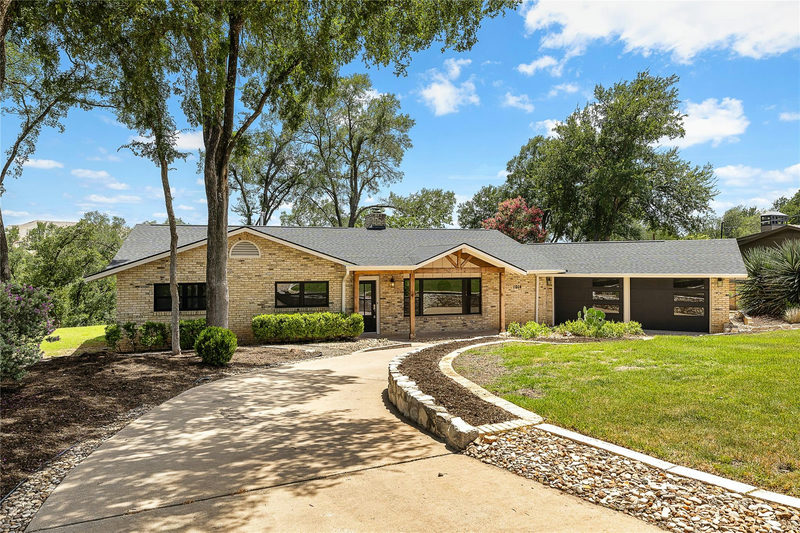 1014 Country Club Rd — exterior