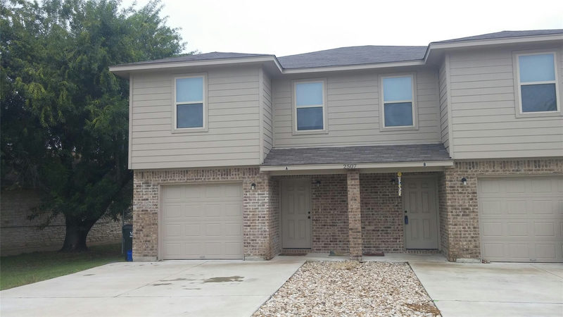 2507 Oak Ln — exterior