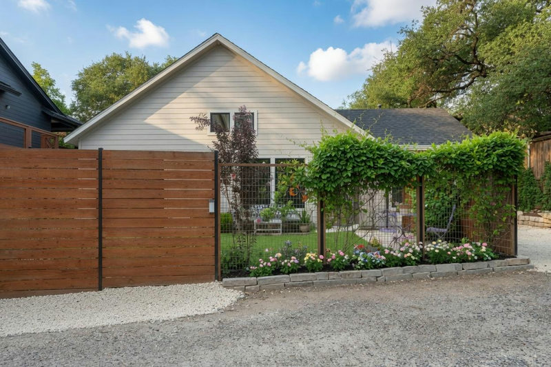 804 W Annie St #2 — exterior